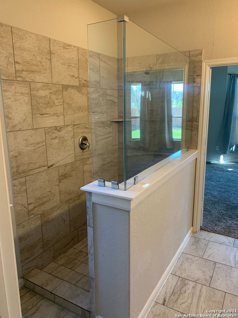 6814 Hibiscus Falls San Antonio TX 78218