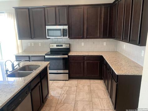 6814 Hibiscus Falls San Antonio TX 78218
