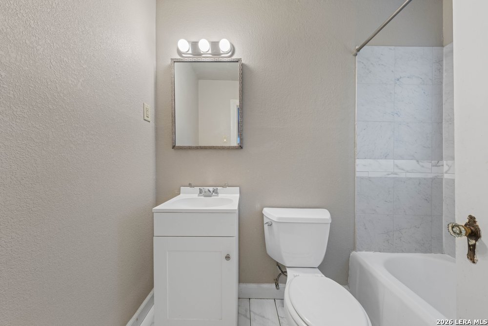 109 W Norwood Court San Antonio TX 78212