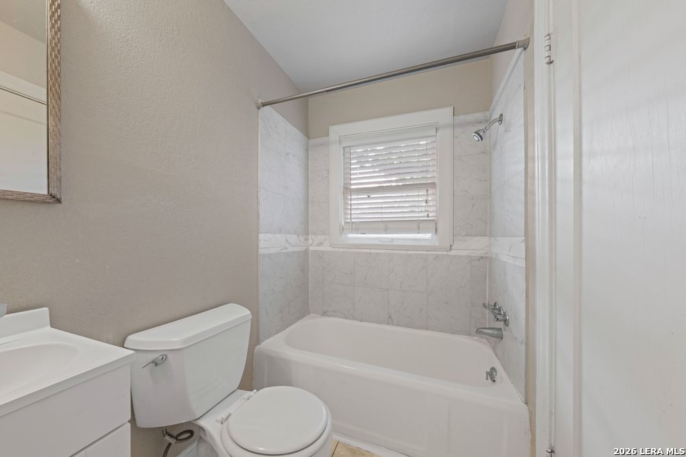 109 W Norwood Court San Antonio TX 78212