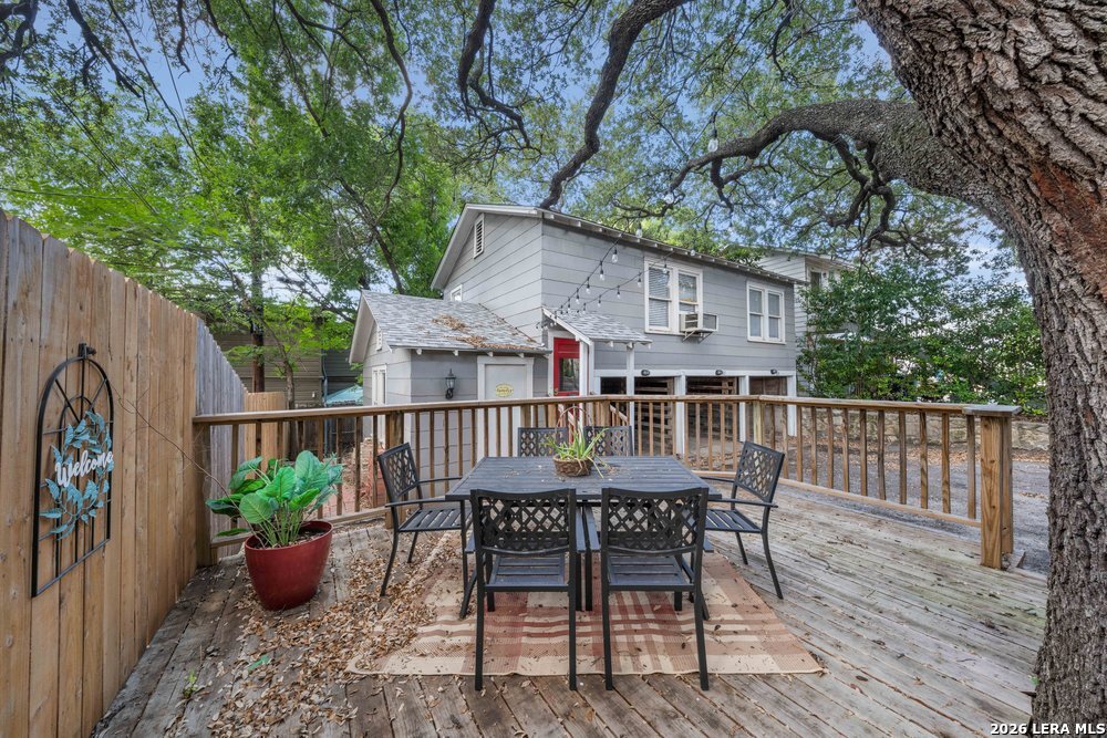 109 W Norwood Court San Antonio TX 78212