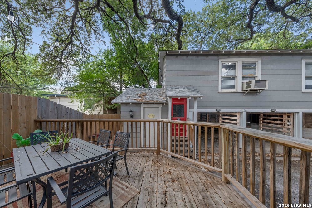 109 W Norwood Court San Antonio TX 78212