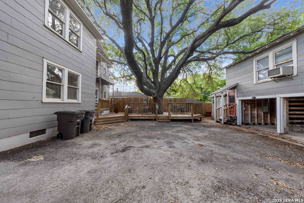 109 W Norwood Court San Antonio TX 78212