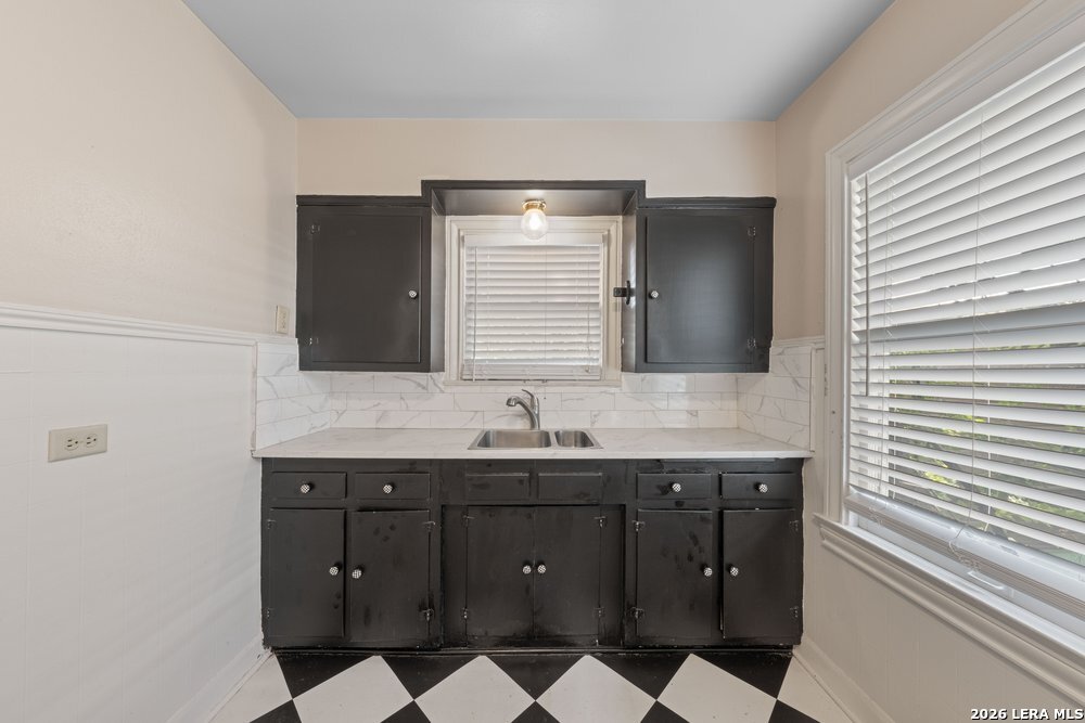 109 W Norwood Court San Antonio TX 78212