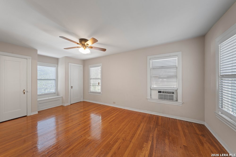 109 W Norwood Court San Antonio TX 78212