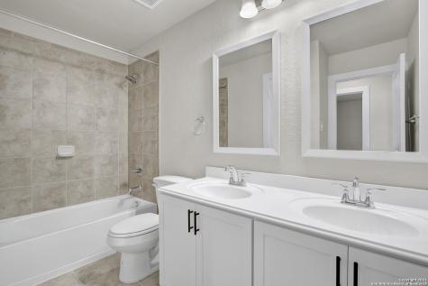 7911 Needle Creek San Antonio TX 78249