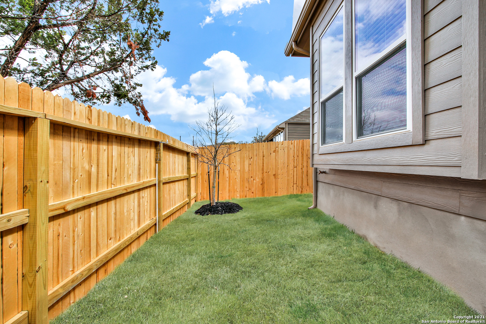 7911 Needle Creek San Antonio TX 78249