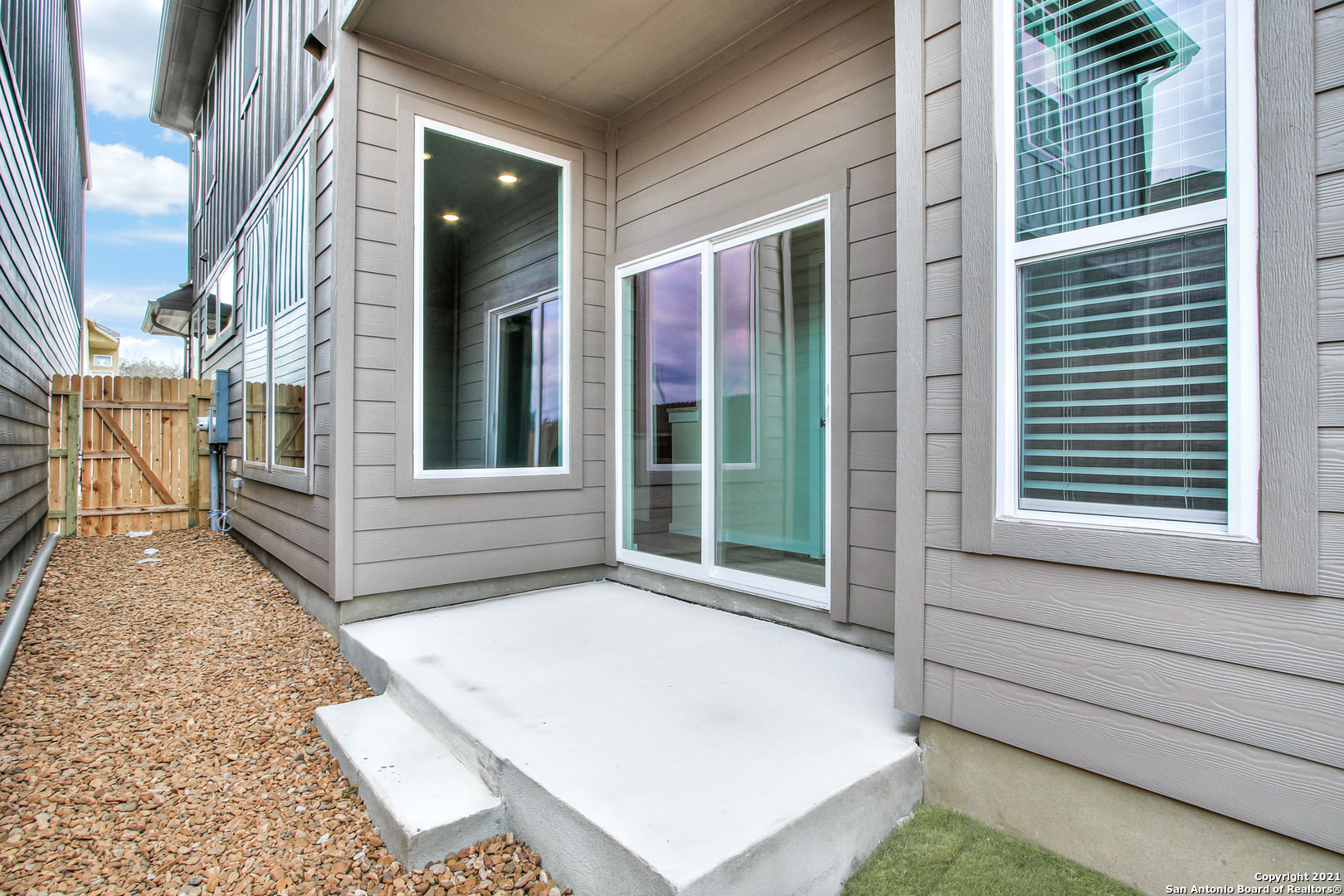 7911 Needle Creek San Antonio TX 78249