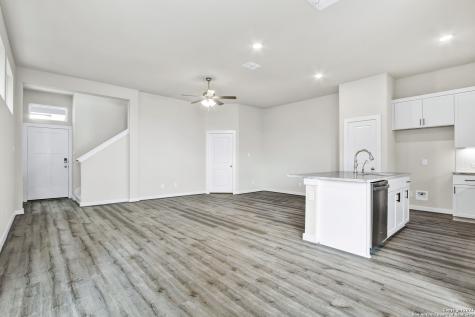 7911 Needle Creek San Antonio TX 78249