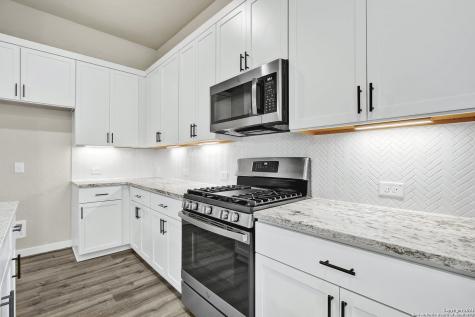 7911 Needle Creek San Antonio TX 78249