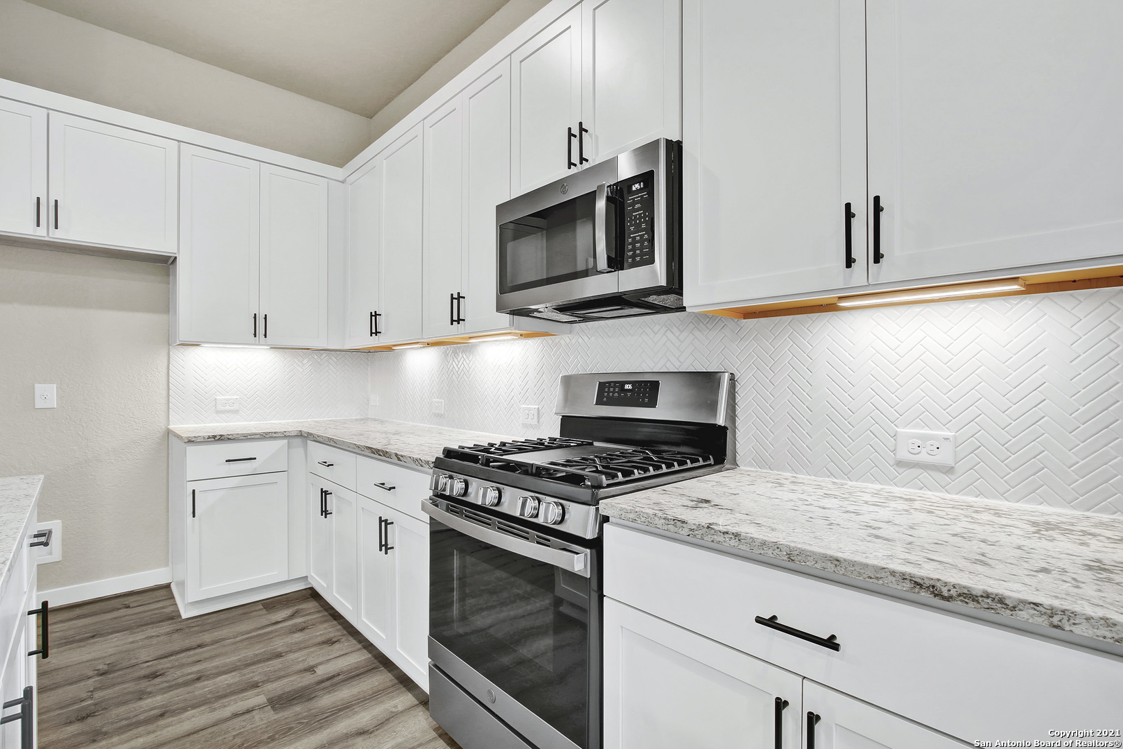 7911 Needle Creek San Antonio TX 78249