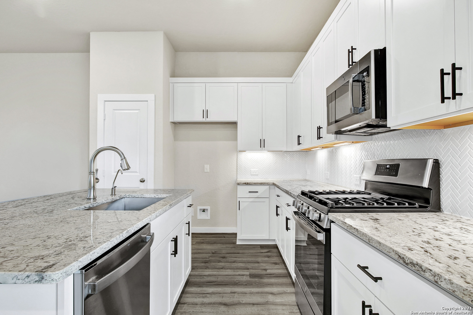 7911 Needle Creek San Antonio TX 78249