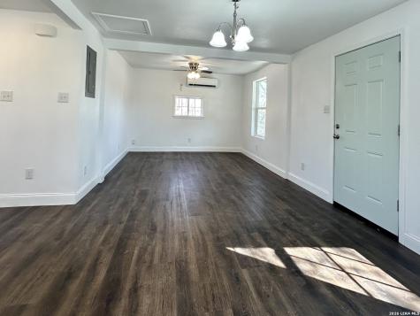 715 W Gerald San Antonio TX 78221