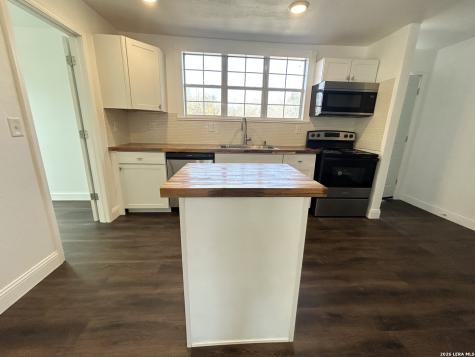 715 W Gerald San Antonio TX 78221