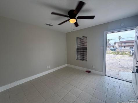1303 Philadelphia Street Laredo TX 78041