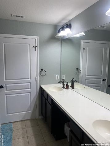 12815 Sand Holly San Antonio TX 78253
