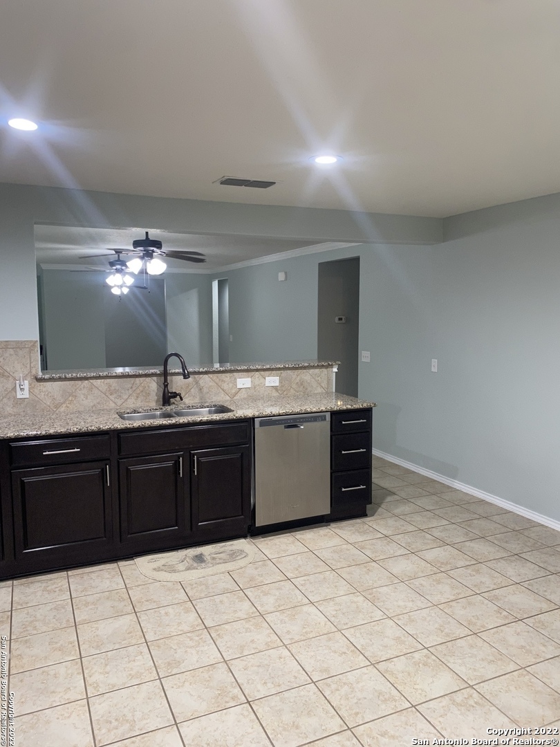12815 Sand Holly San Antonio TX 78253