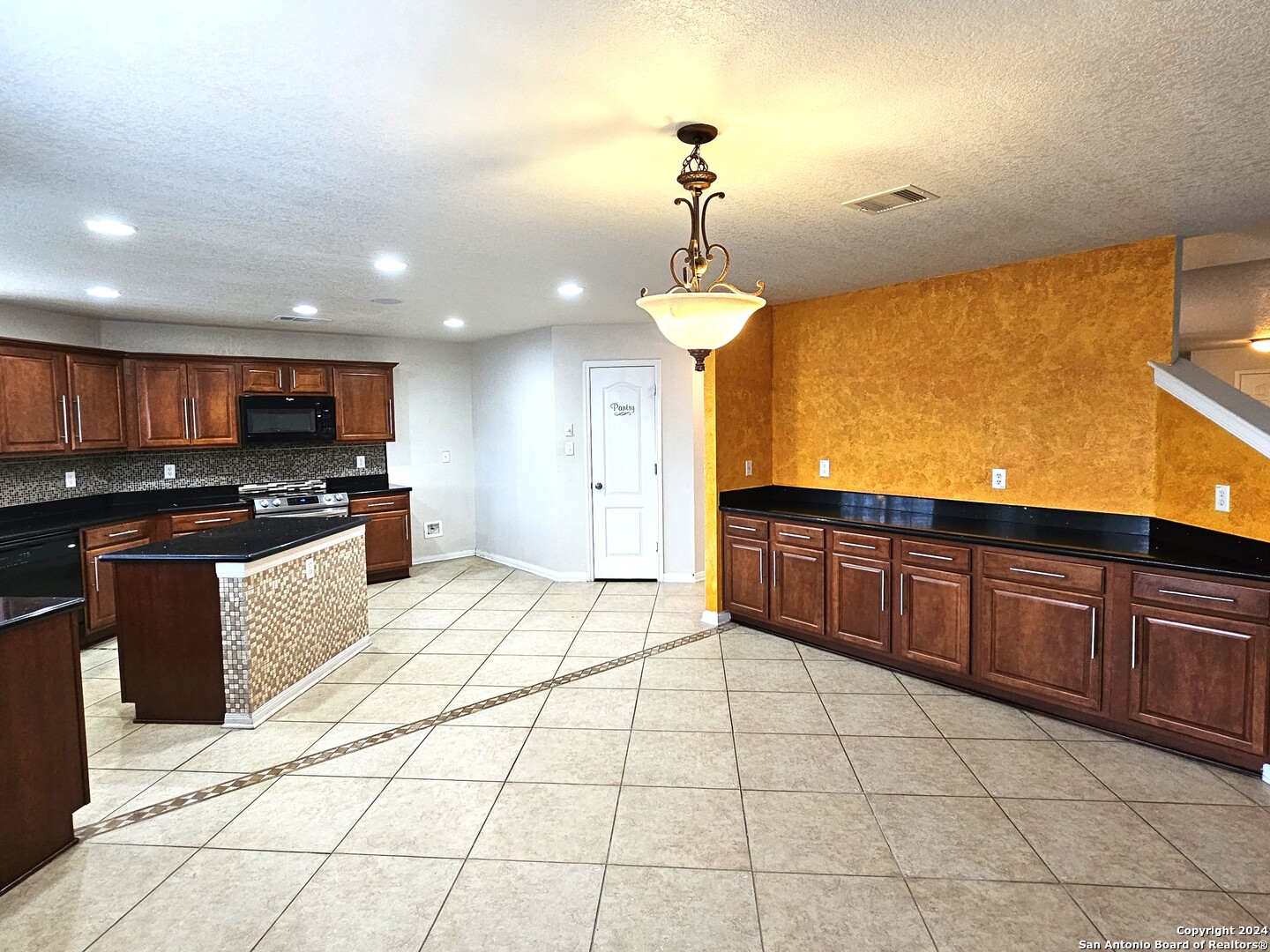 208 Springtree Cove Cibolo TX 78108