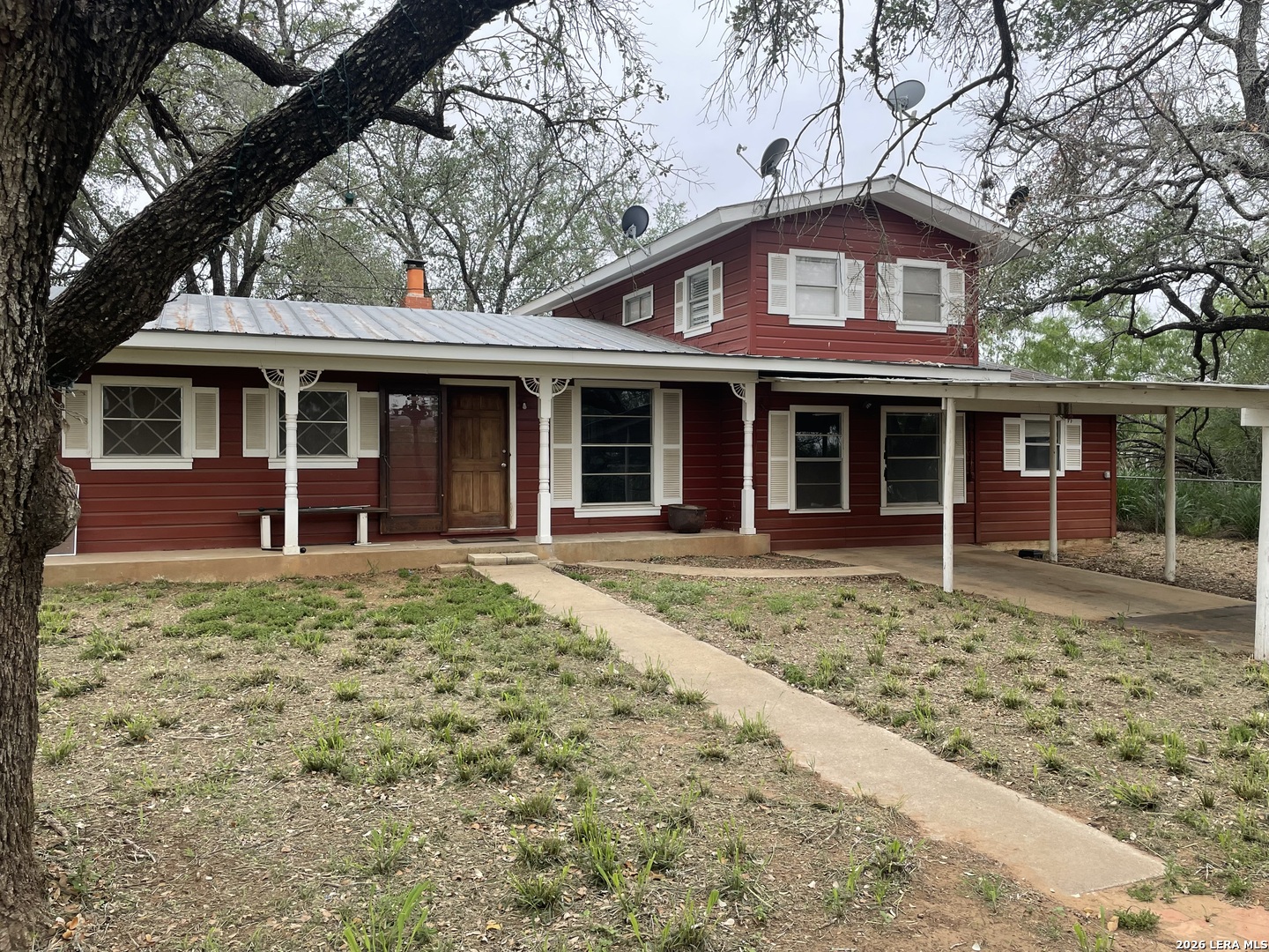2279 N Highway 16 Jourdanton TX 78026