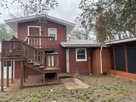2279 N Highway 16 Jourdanton TX 78026
