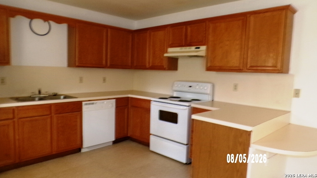 1703 S Washington Beeville TX 78102