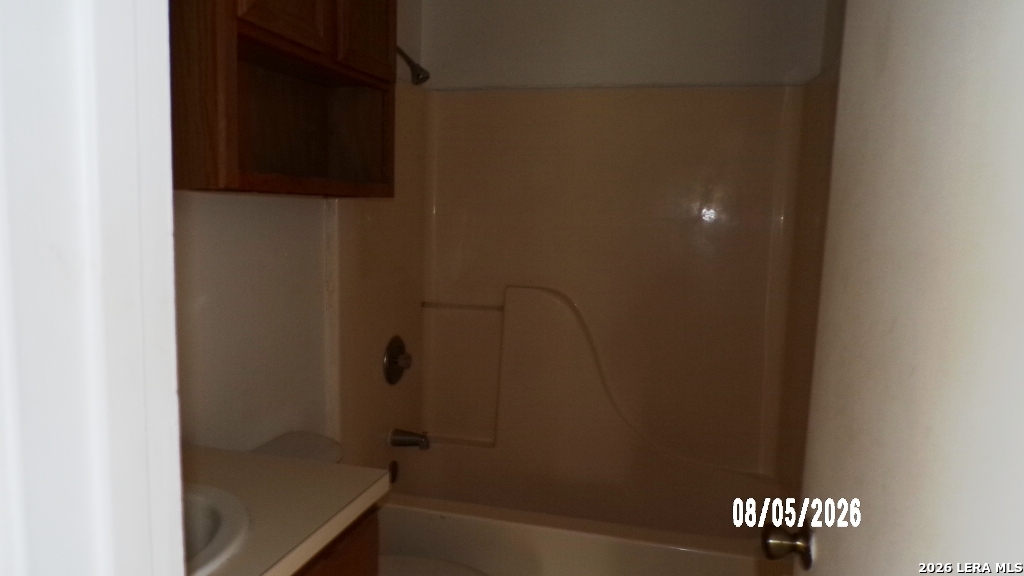 1703 S Washington Beeville TX 78102