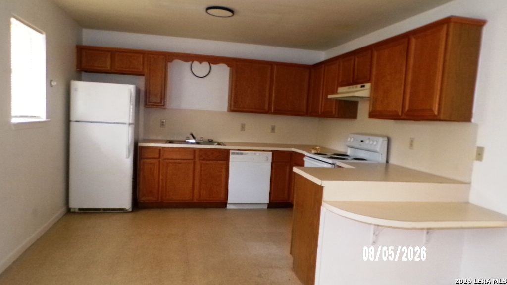 1703 S Washington Beeville TX 78102