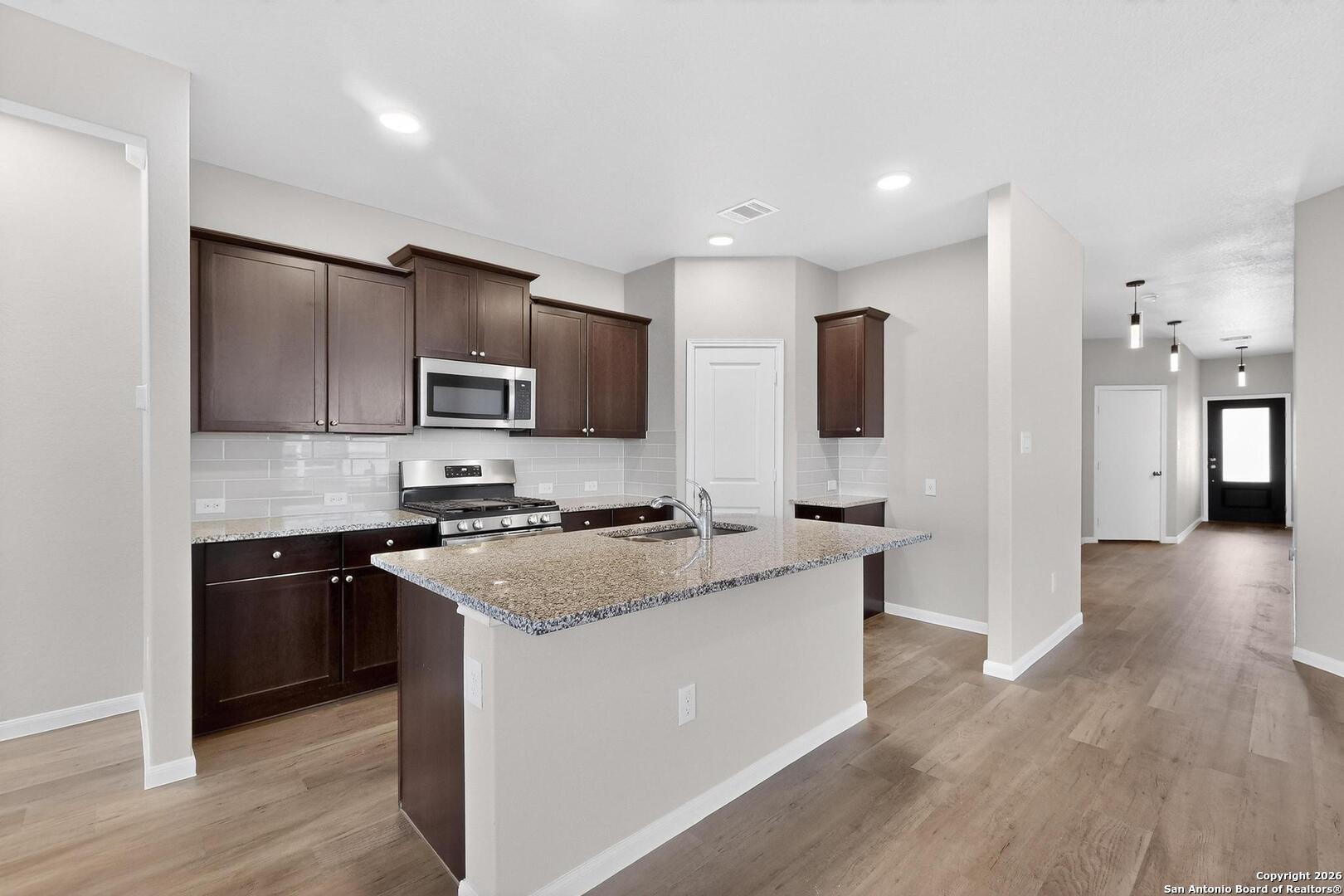 6806 Bale Ridge San Antonio TX 78252
