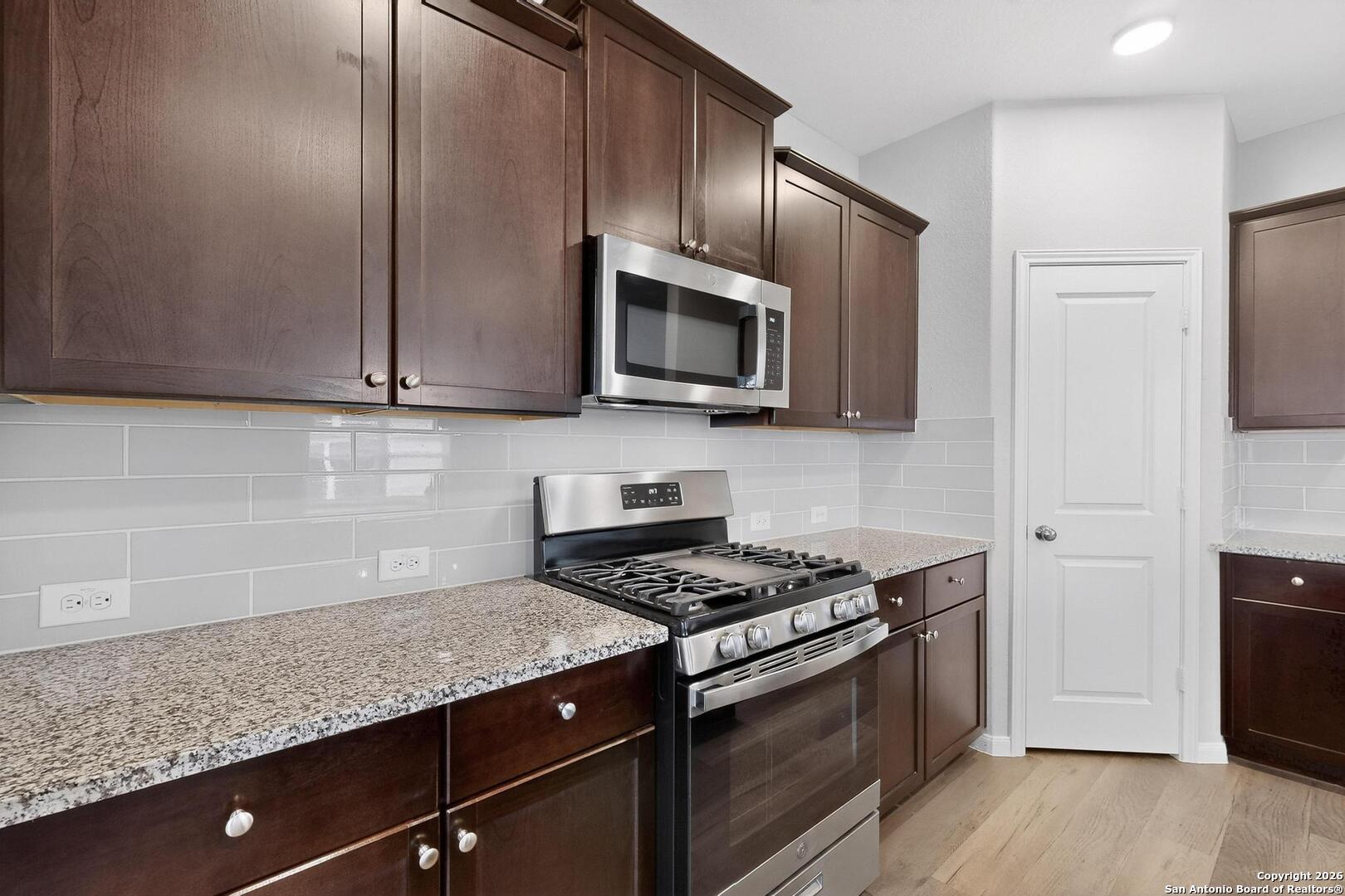 6806 Bale Ridge San Antonio TX 78252