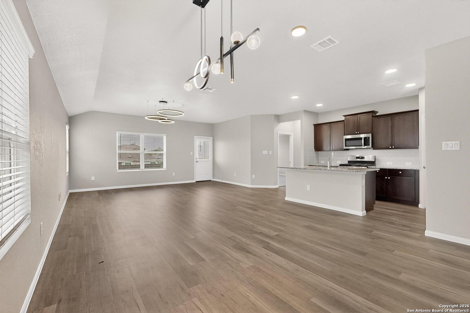 6806 Bale Ridge San Antonio TX 78252
