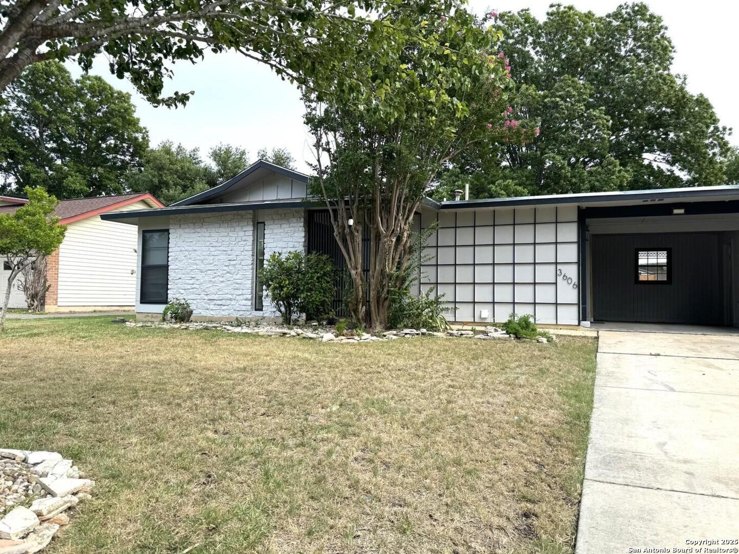 3606 Versailles San Antonio TX 78219
