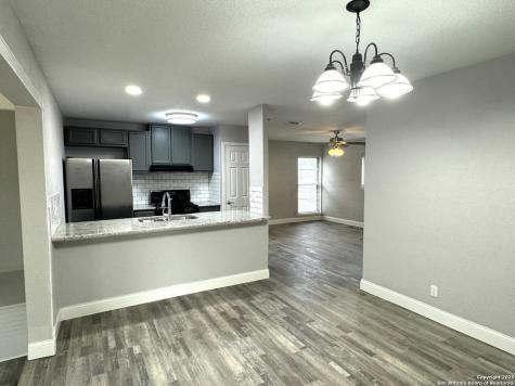 3606 Versailles San Antonio TX 78219