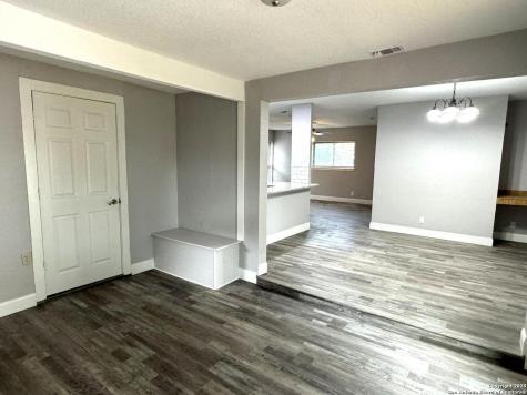 3606 Versailles San Antonio TX 78219