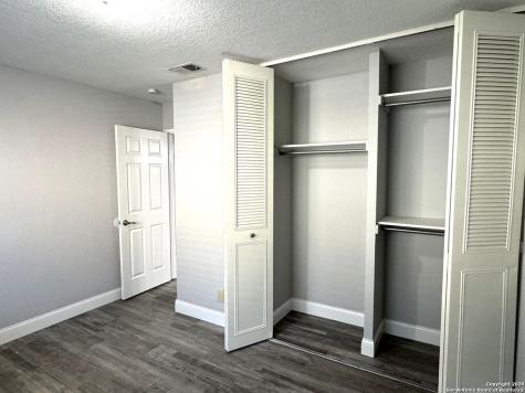 3606 Versailles San Antonio TX 78219