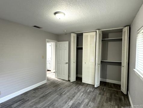3606 Versailles San Antonio TX 78219
