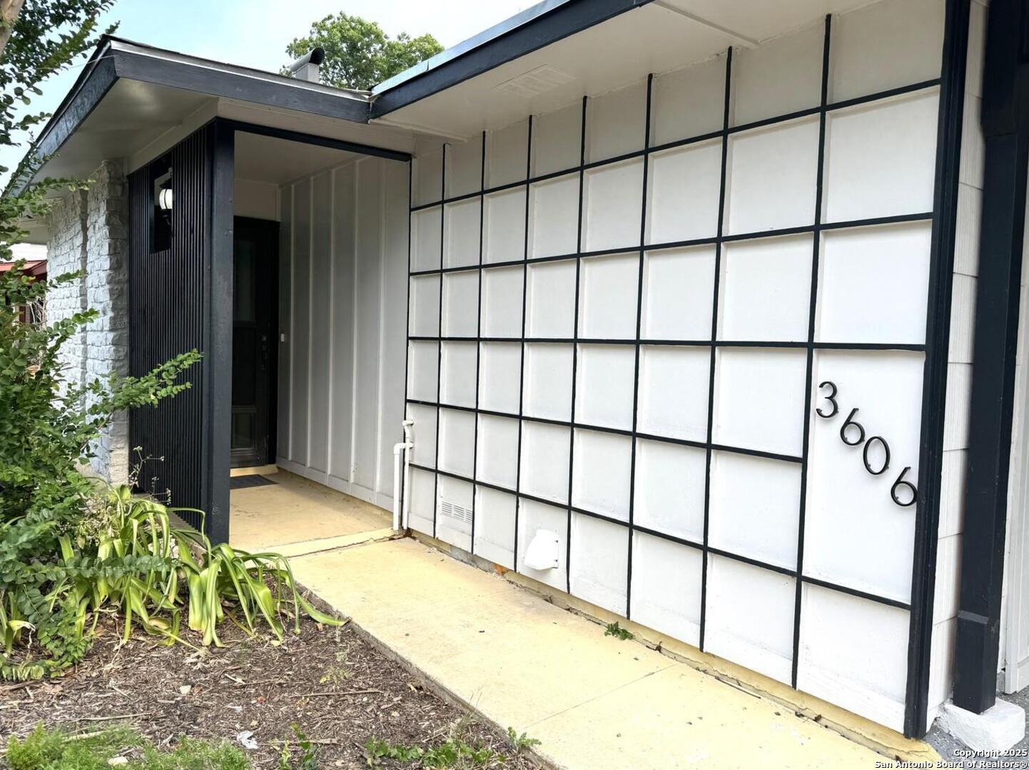 3606 Versailles San Antonio TX 78219