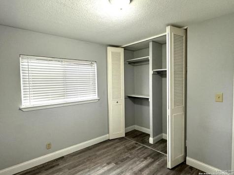 3606 Versailles San Antonio TX 78219