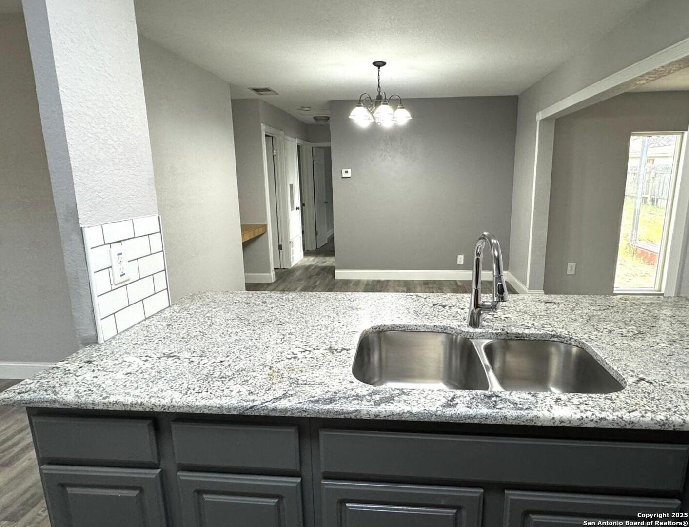 3606 Versailles San Antonio TX 78219