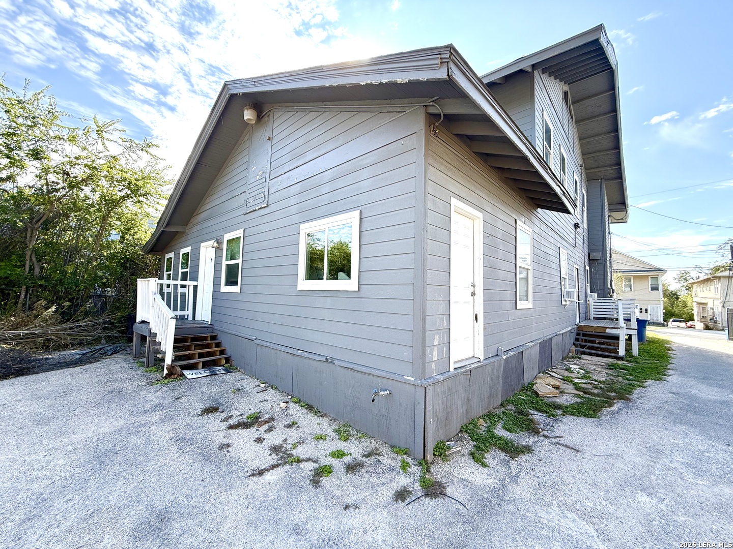 1137 W Ashby Place San Antonio TX 78201