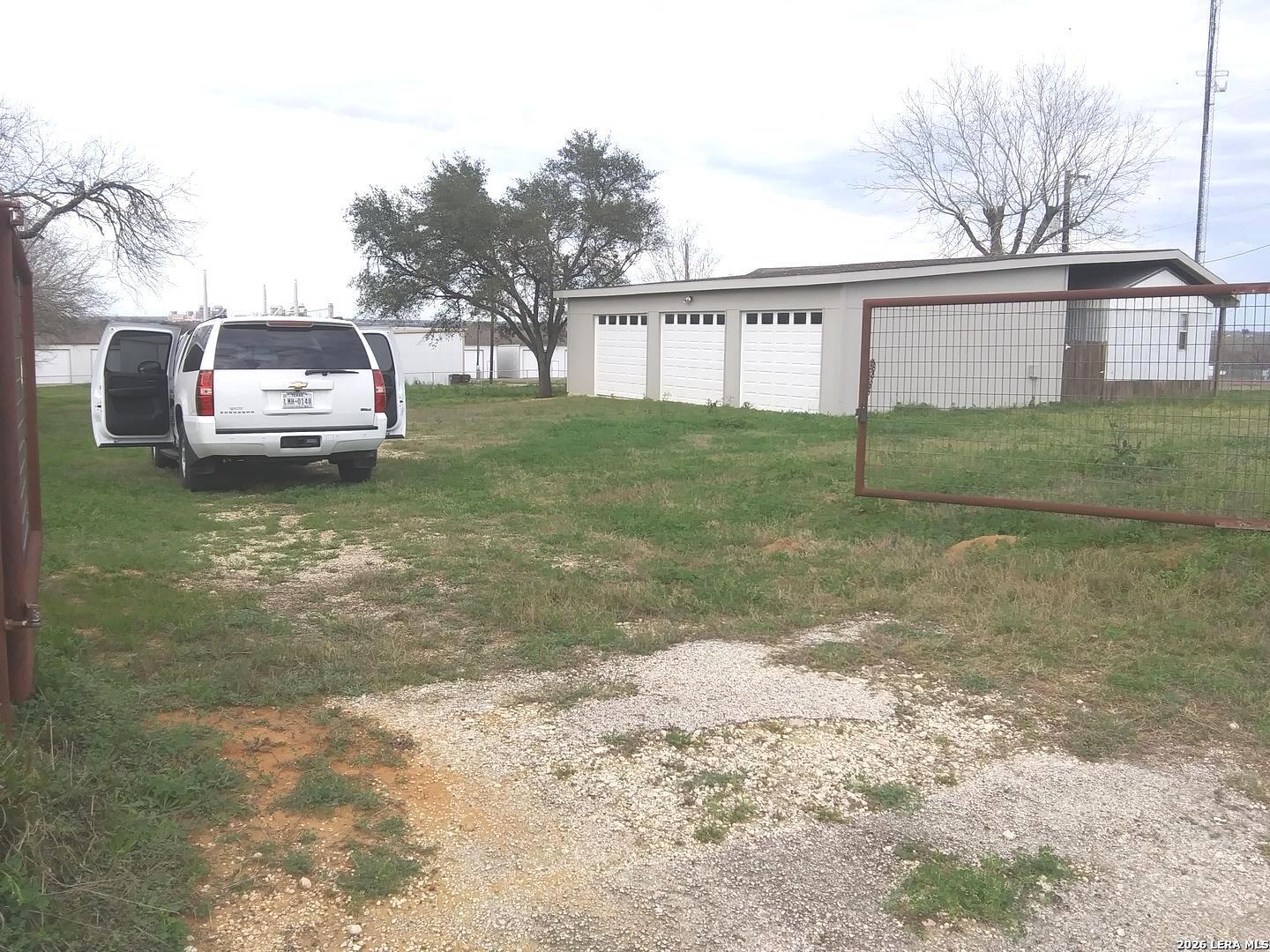 9075 Loop 1604 Elmendorf TX 78112