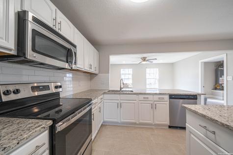 7334 Glen Hart San Antonio TX 78239