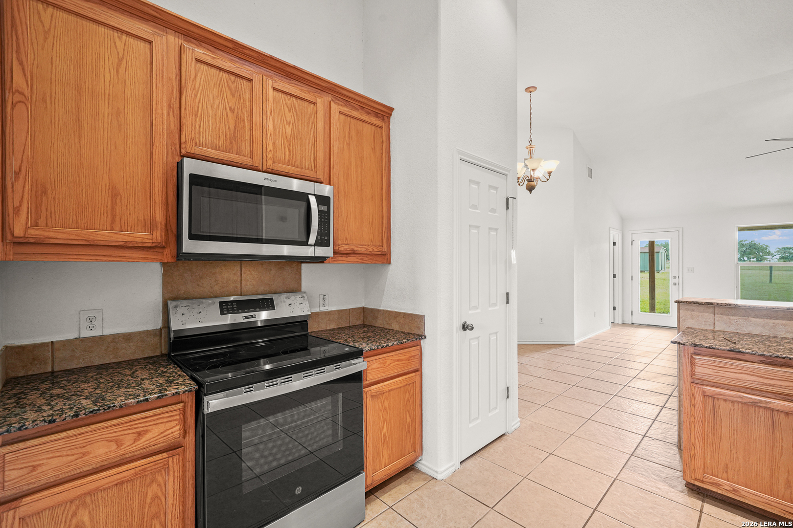 725 Cimarron Square Poteet TX 78065