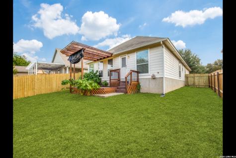 319 Willow Grove San Antonio TX 78245