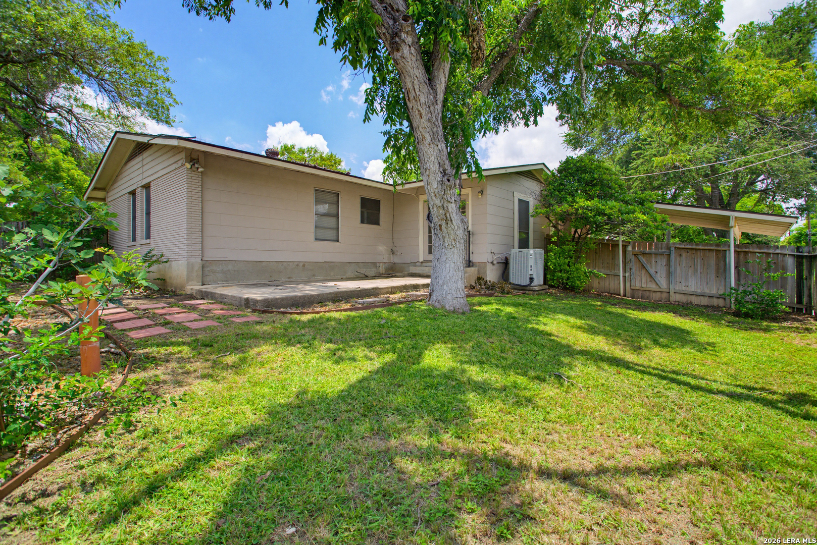 2125 E Lawndale Drive San Antonio TX 78209