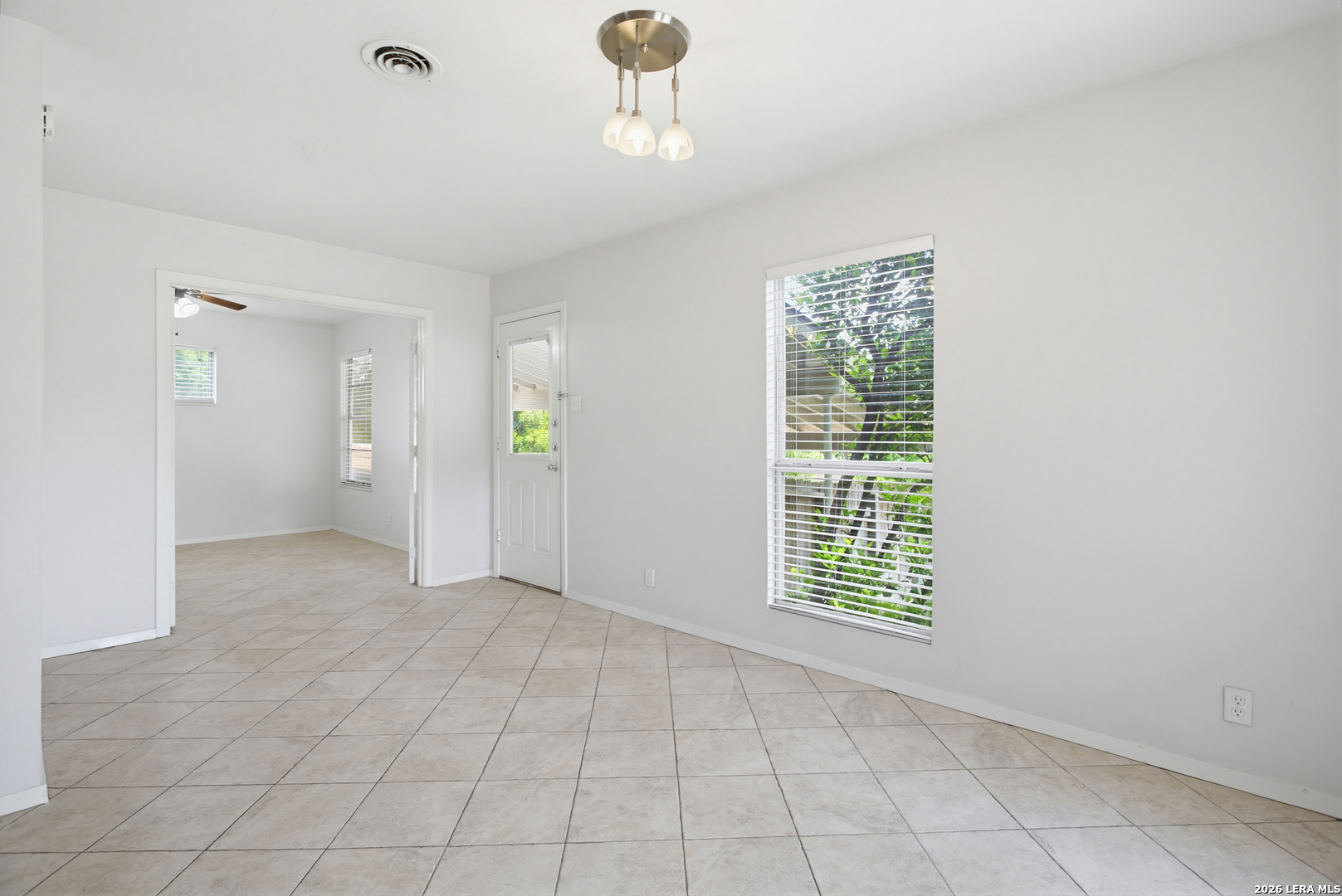 2125 E Lawndale Drive San Antonio TX 78209