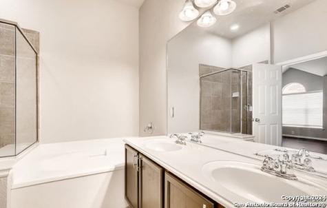 1342 Alpine Pond San Antonio TX 78260