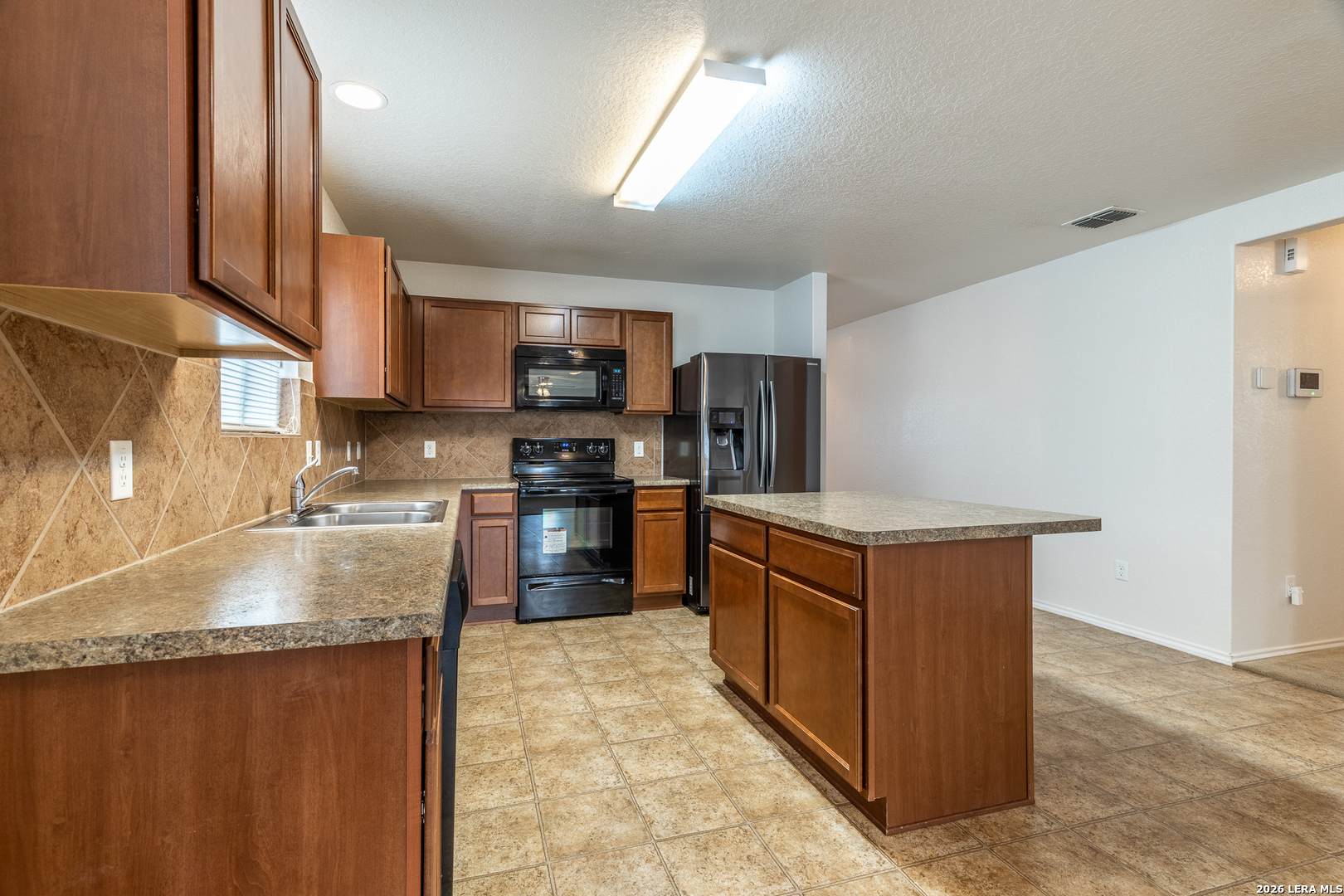 8966 N Oakwood Park San Antonio TX 78254