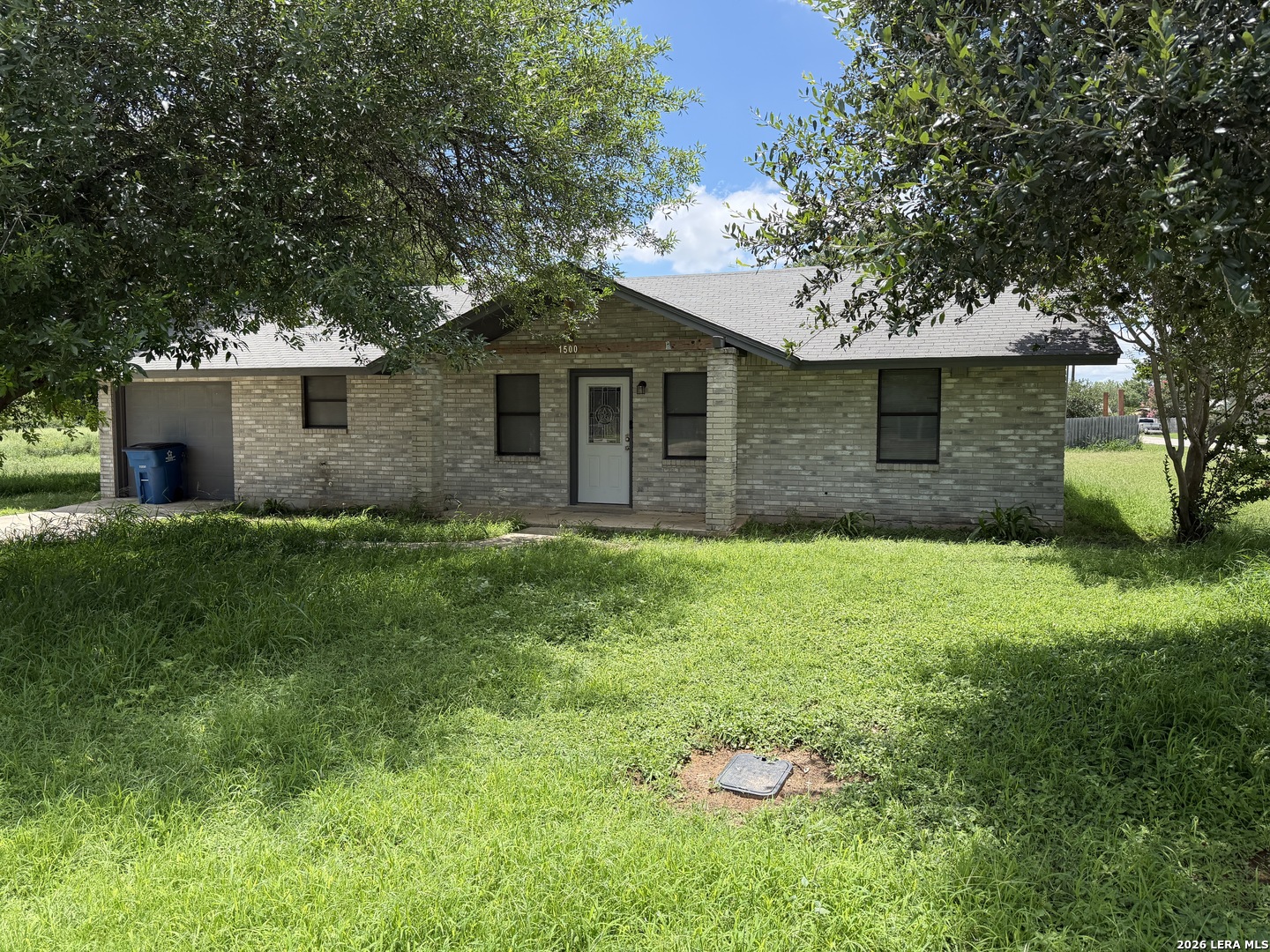1500 Longhorn Floresville TX 78114
