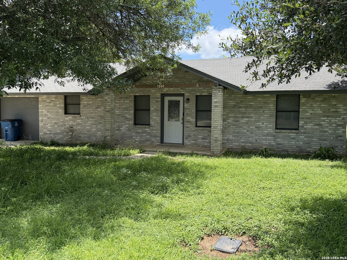 1500 Longhorn Floresville TX 78114