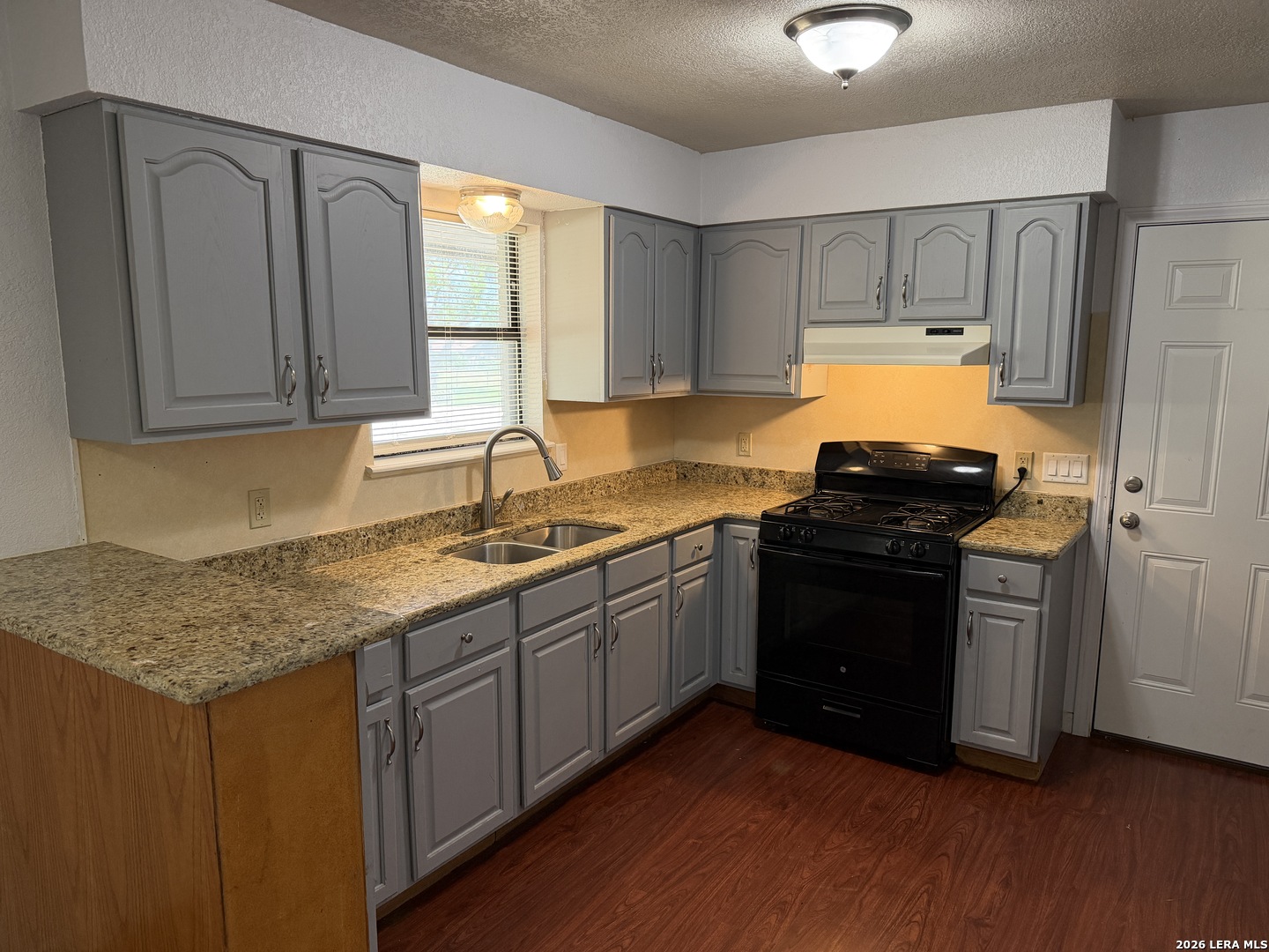 1500 Longhorn Floresville TX 78114